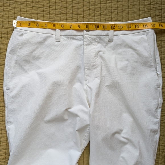 Lululemon Women's White Woven Stretch Pants Side Zipper Pocket Size 32 - Picture 15 of 16